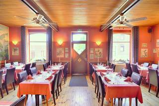 Sfeervol horecapand met een riante feestzaal en mooie woonst in het centrum van 's Gravenvoeren. Dit pand is gelegen op een zijstraat van...