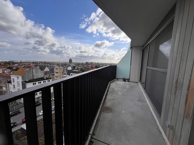 Mooi appartement met 1 slaapkamer in residentie met enorm zonneterras. Bouwjaar 2014. Erfpachtformule. - foto 2