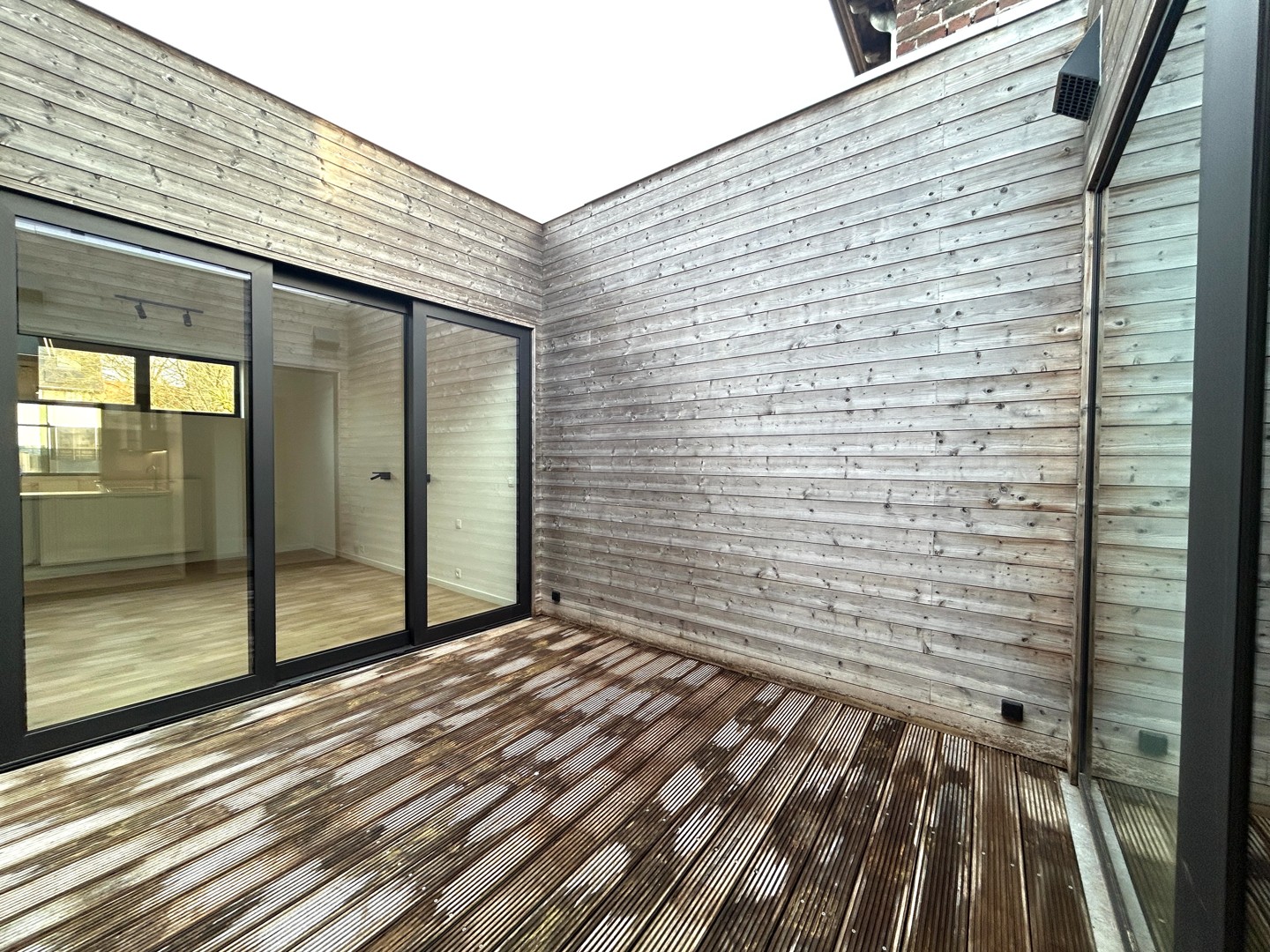 Volledig gerenoveerd duplex-appartement met 3 ruime slaapkamers te centrum Tielt! - foto 5