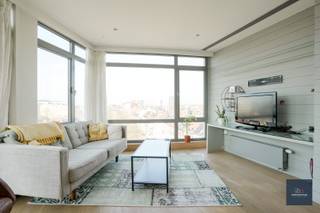 Deze penthouse op de 7de verdieping is gelegen te residentie Westrode , een gekende hoogbouw aan de poort van het centrum van Gent centrum. Het...