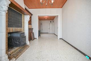 Deze charmante woning beschikt over tal van karakteristieke elementen. De woning dient gerenoveerd te worden maar kan mits grondige renovatie een...
