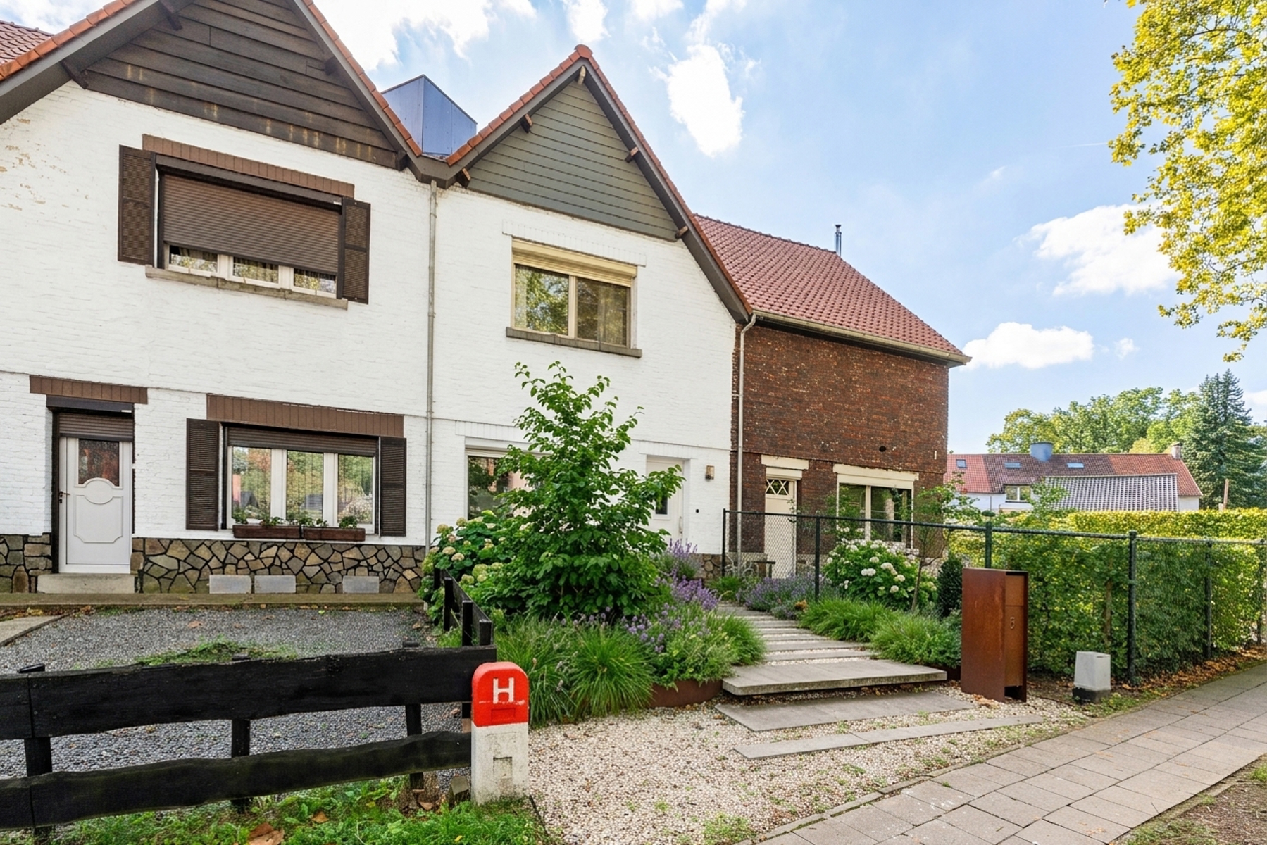 Prachtige gerenoveerde woning met 3 slaapkamers en grote tuin - foto 2