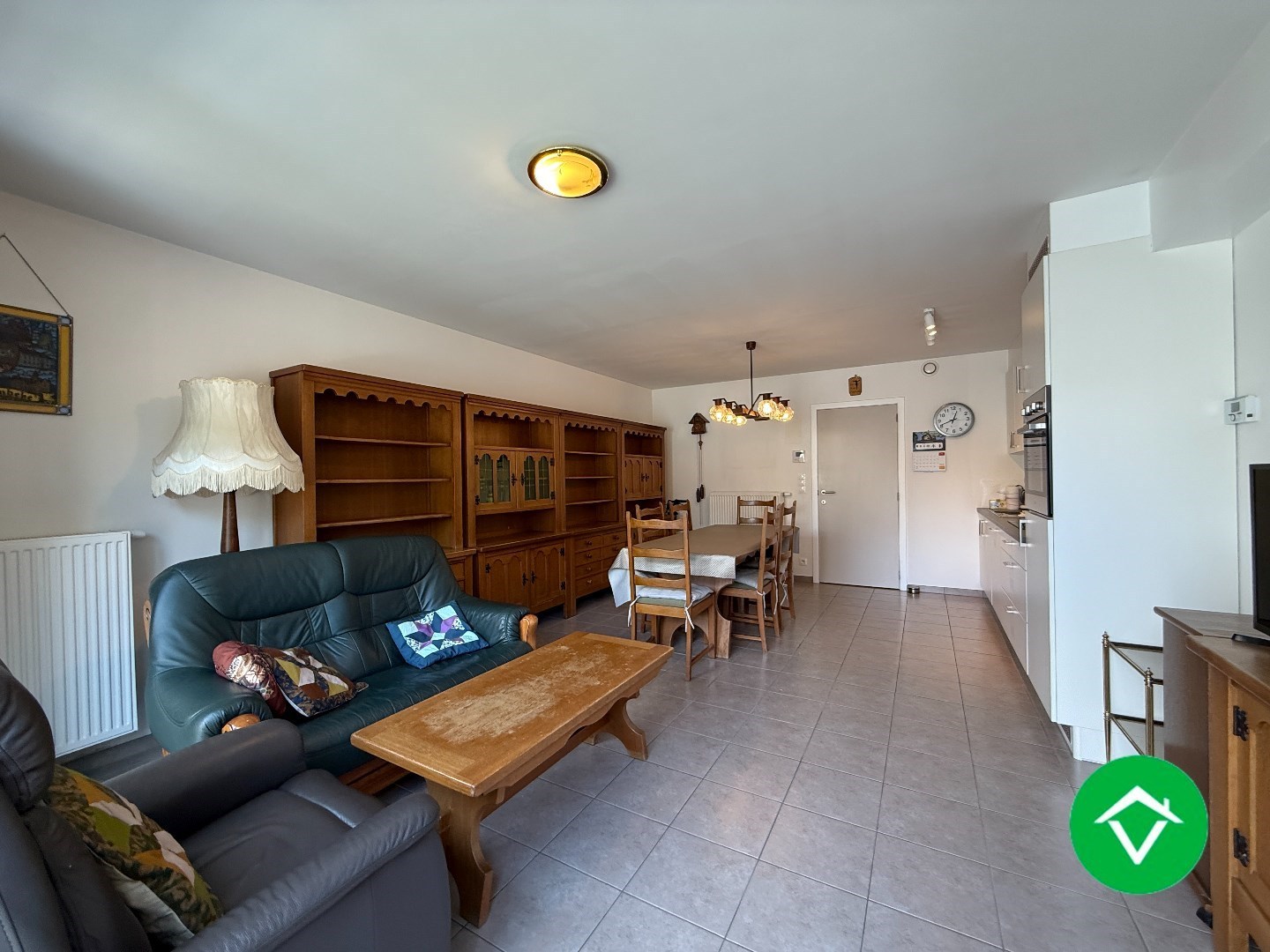 Gelijkvloers appartement op een centrale ligging met één slaapkamer, tuin en autostaanplaats te Roeselare - foto 5