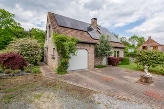 *** A VENDRE*** - Enghien (Marcq) - Villa de 3 chambres située dans un environnement verdoyant et paisible et qui bénéficie d’un superbe...