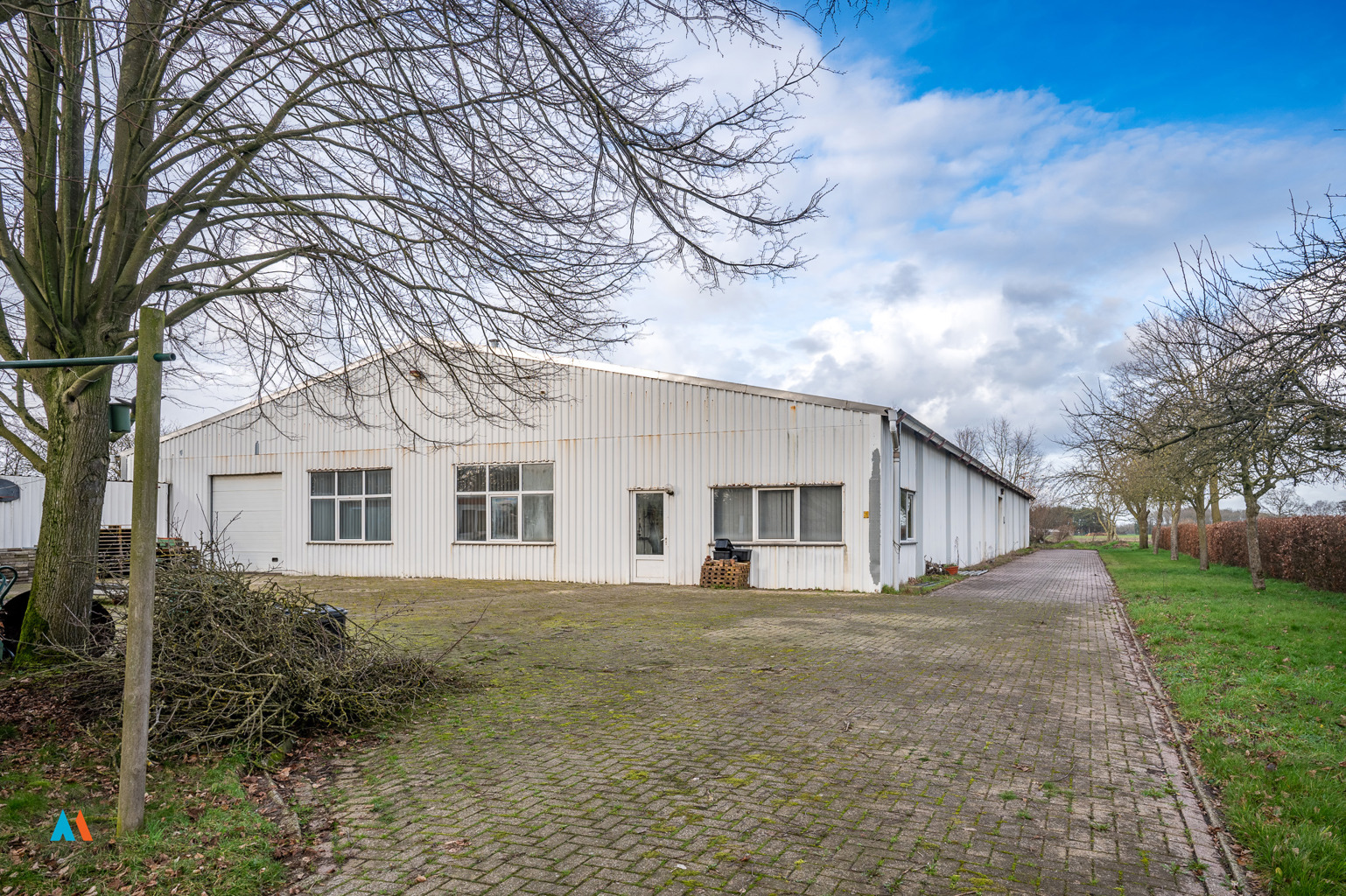 Unieke landbouwlocatie met bedrijfswoning en loods - foto 3