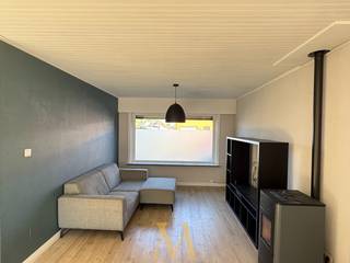 IIn een rustige straat nabij het centrum van Deerlijk vindt u deze bijzonder ruime woning die tal van mogelijkheden biedt voor wie comfortabel...