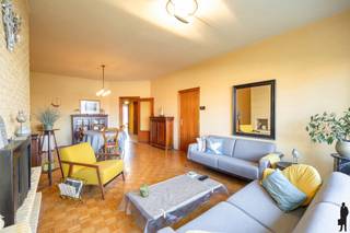 Ruim gelijkvloers hoekappartement met tuin en grote garageDit hoekappartement op het gelijkvloers van de verzorgde residentie Permeke biedt een mooie...