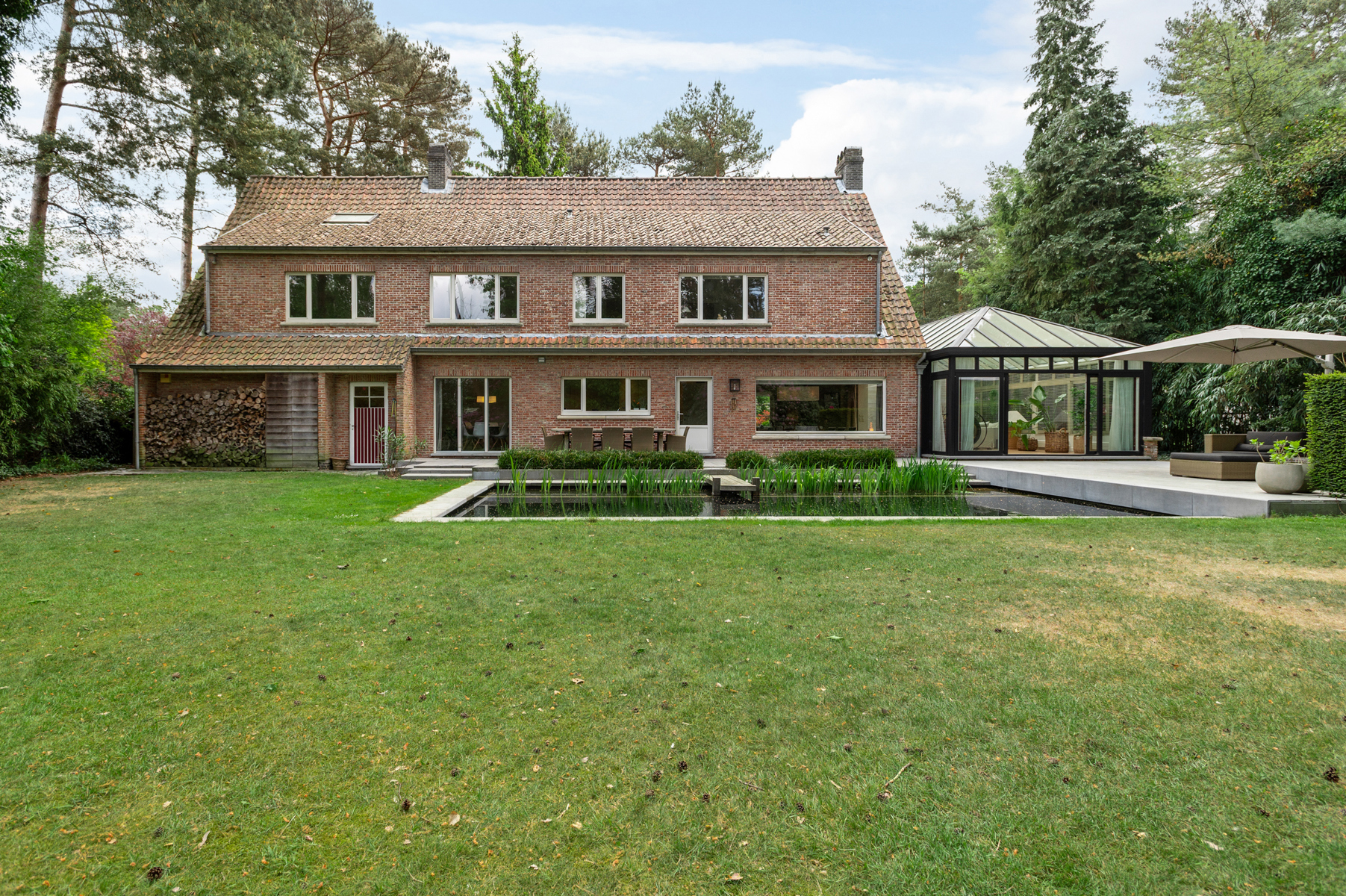 Koningshof! Ruime villa met zwemvijver op ca. 2005 m². - foto 1