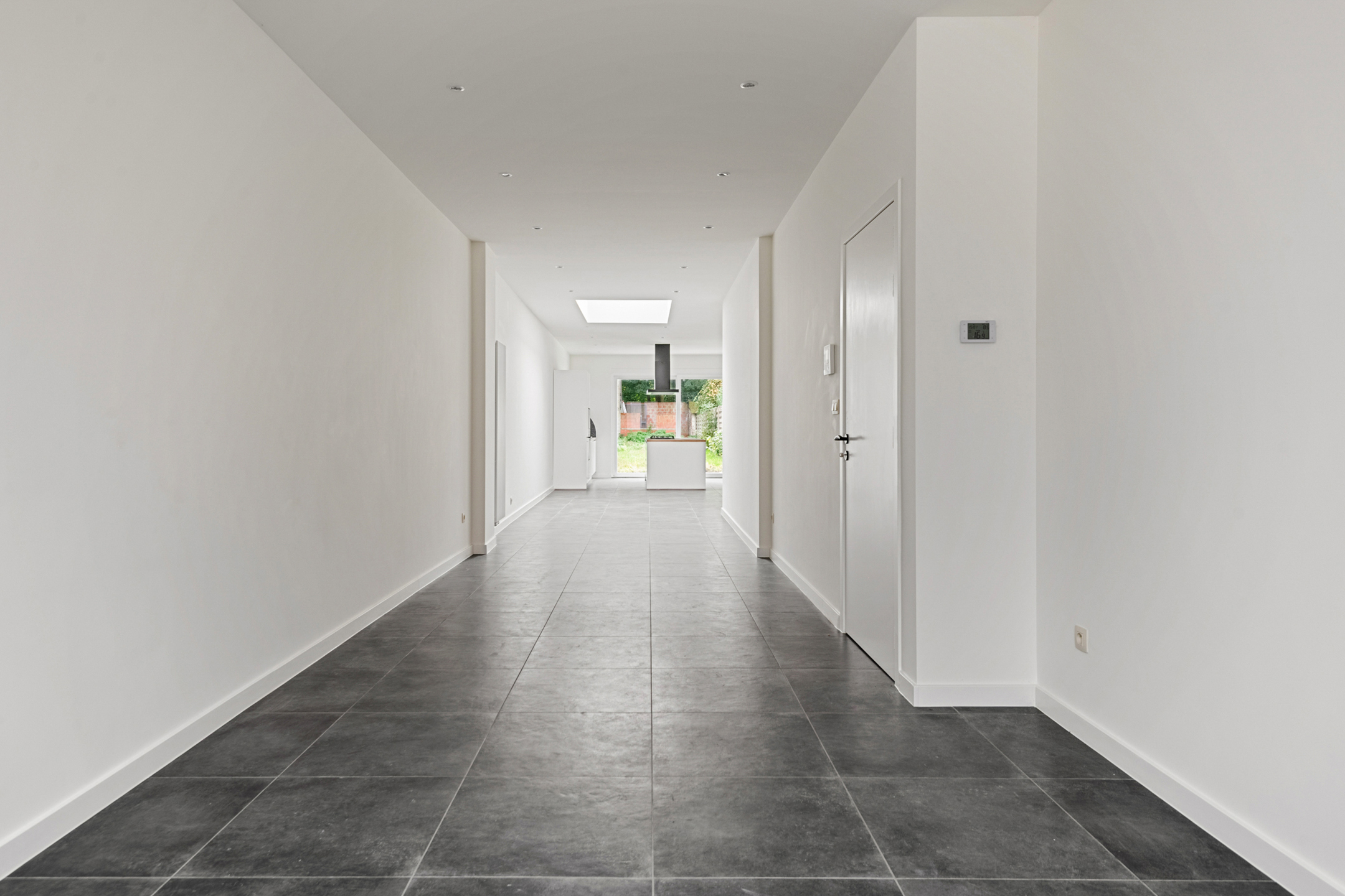 Volledig gerenoveerde woning met 3 slaapkamers en zuidtuin in Deurne - foto 5