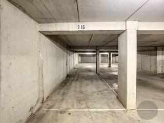 Ondergrondse staanplaats in de Vissersstraat te Zeebrugge.