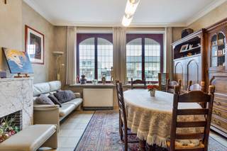 Propriété unique à vendre : maison avec espace commercialSitué dans un emplacement central à proximité des écoles, des commerces et des transports...