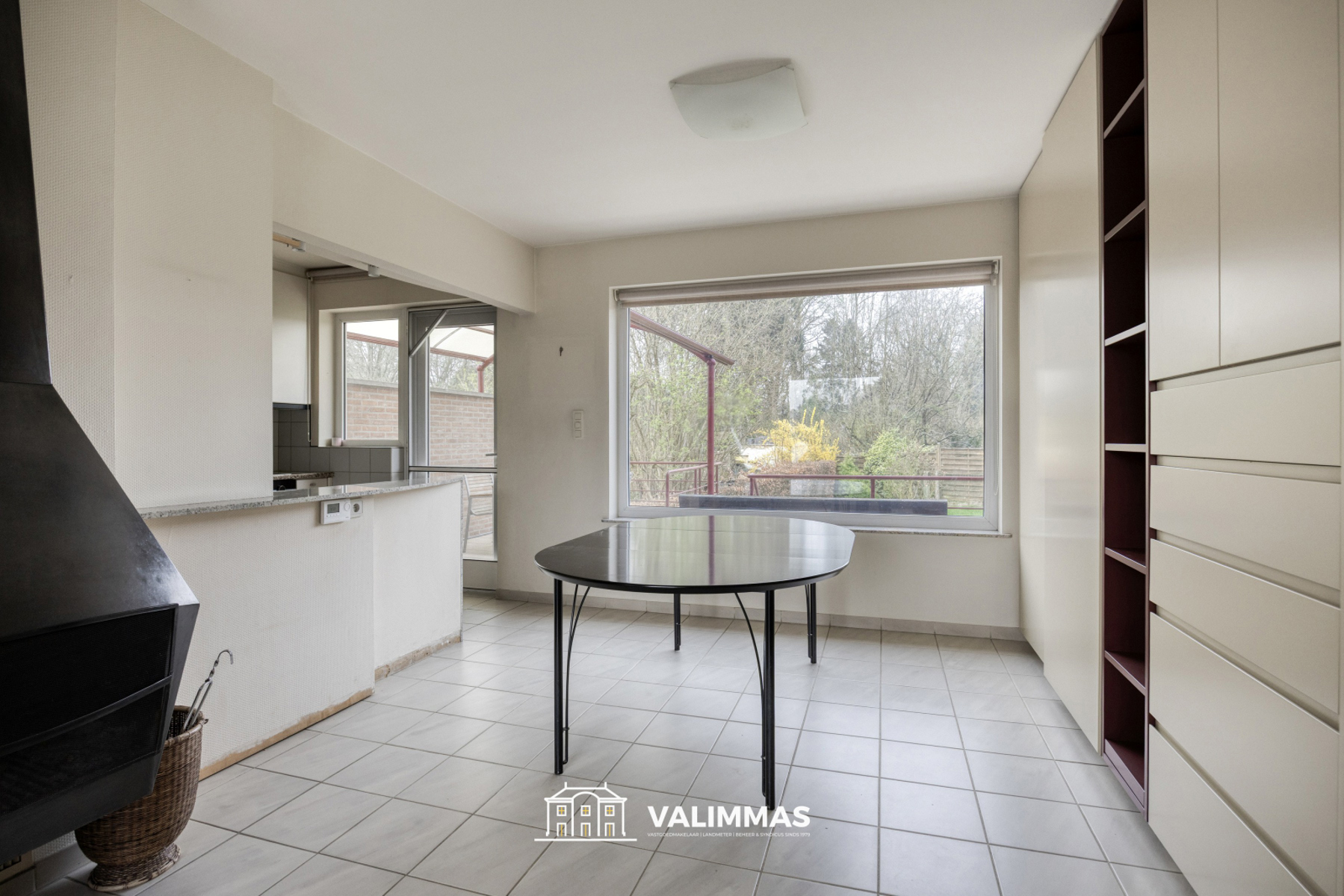 Welgelegen en verzorgde driegevelwoning met garage en tuin - foto 5