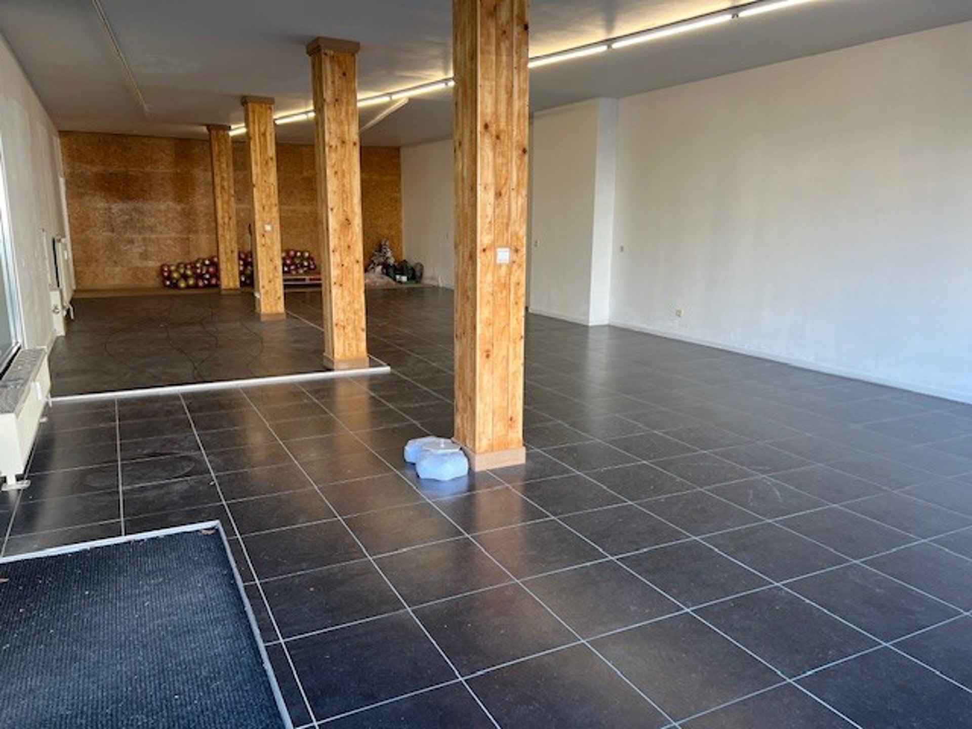 Goed gelegen magazijn te huur ( 115m²) - foto 4