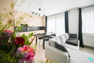 Aantrekkelijk éénslaapkamerappartement met een bewoonbare oppervlakte van 70m² (volgens EPC-attest), gelegen op de eerste verdieping van...