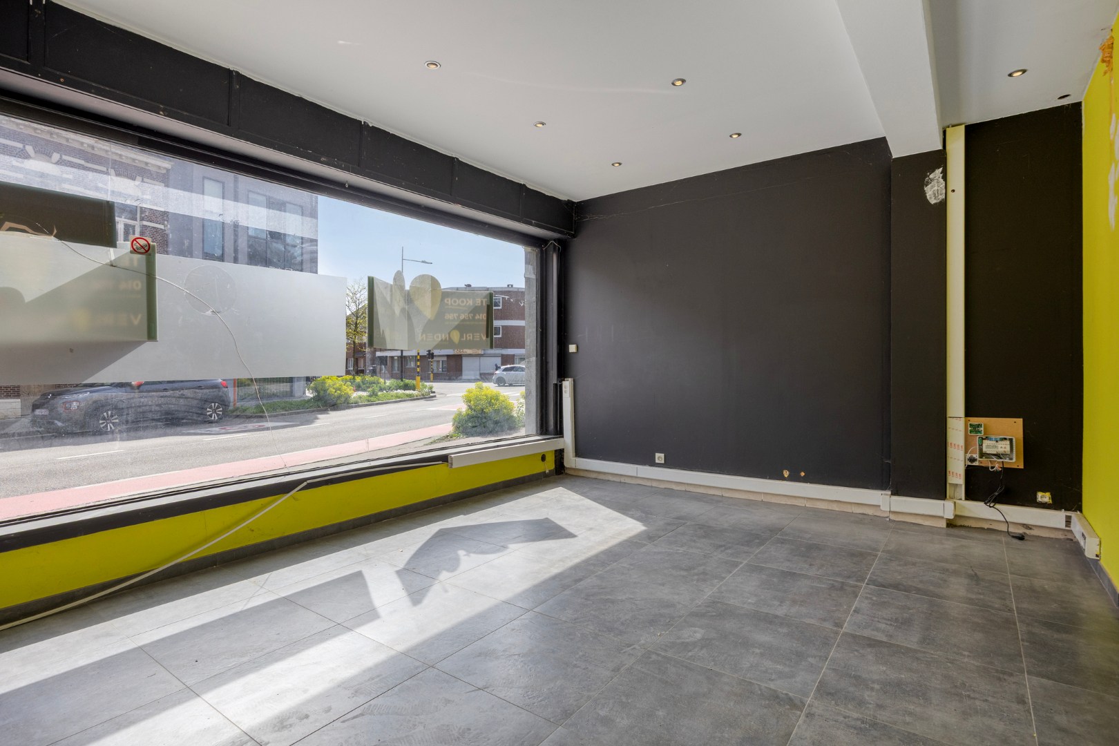 Commercieel gelegen handelspand met appartement met 3 slaapkamers en leuke stadstuin ! - foto 4