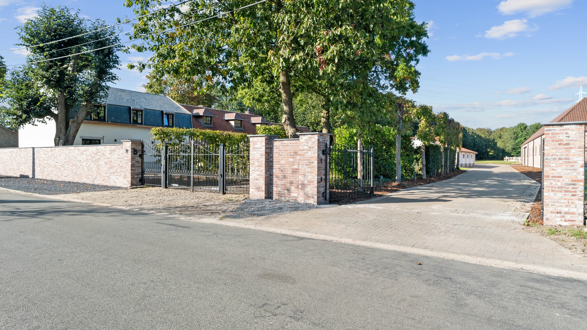 Exclusief hippisch eigendom met binnen- en buitenpiste, paardenstallen - foto 4