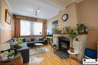 Te renoveren charmante woning met grote tuinAan de Laaglandlaan in Merksem bevindt zich deze te renoveren charmante rijwoning op een perceel van 206...