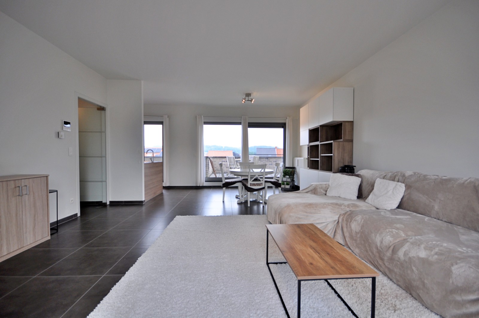 Prachtige penthouse met ruim terras en ondergrondse staandplaats gelegen in het centrum van Ronse - foto 5