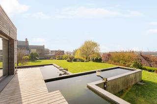 On the heights of Bois Fichaux in Mouscron, discover this superb character villa (4 bedrooms) with a beautifully landscaped garden.Also ideal...