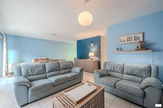 Dit ruime appartement van 86m² in Middelkerke biedt een ideale combinatie van comfort en functionaliteit. Het beschikt over twee slaapkamers,...