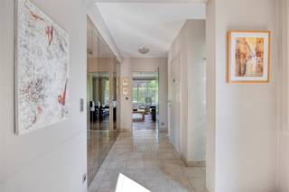 Renovated villa in the greenery of Neerijse (Huldenberg).In the quiet village street, this detached villa invites comfortable living surrounded by...