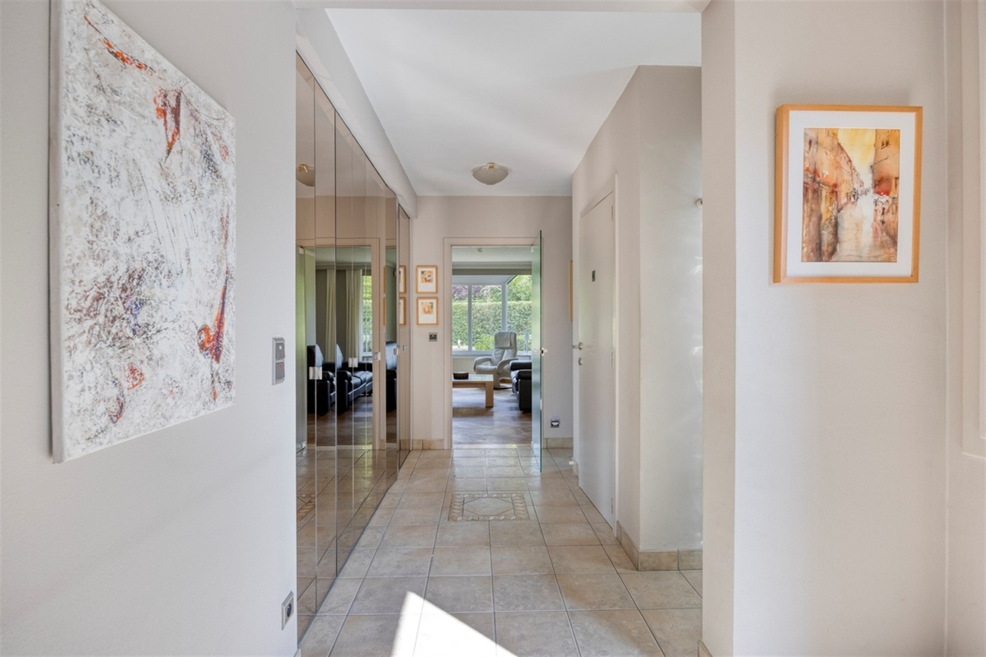 Renovated villa with 3 bedrooms and beautiful garden - photo 2