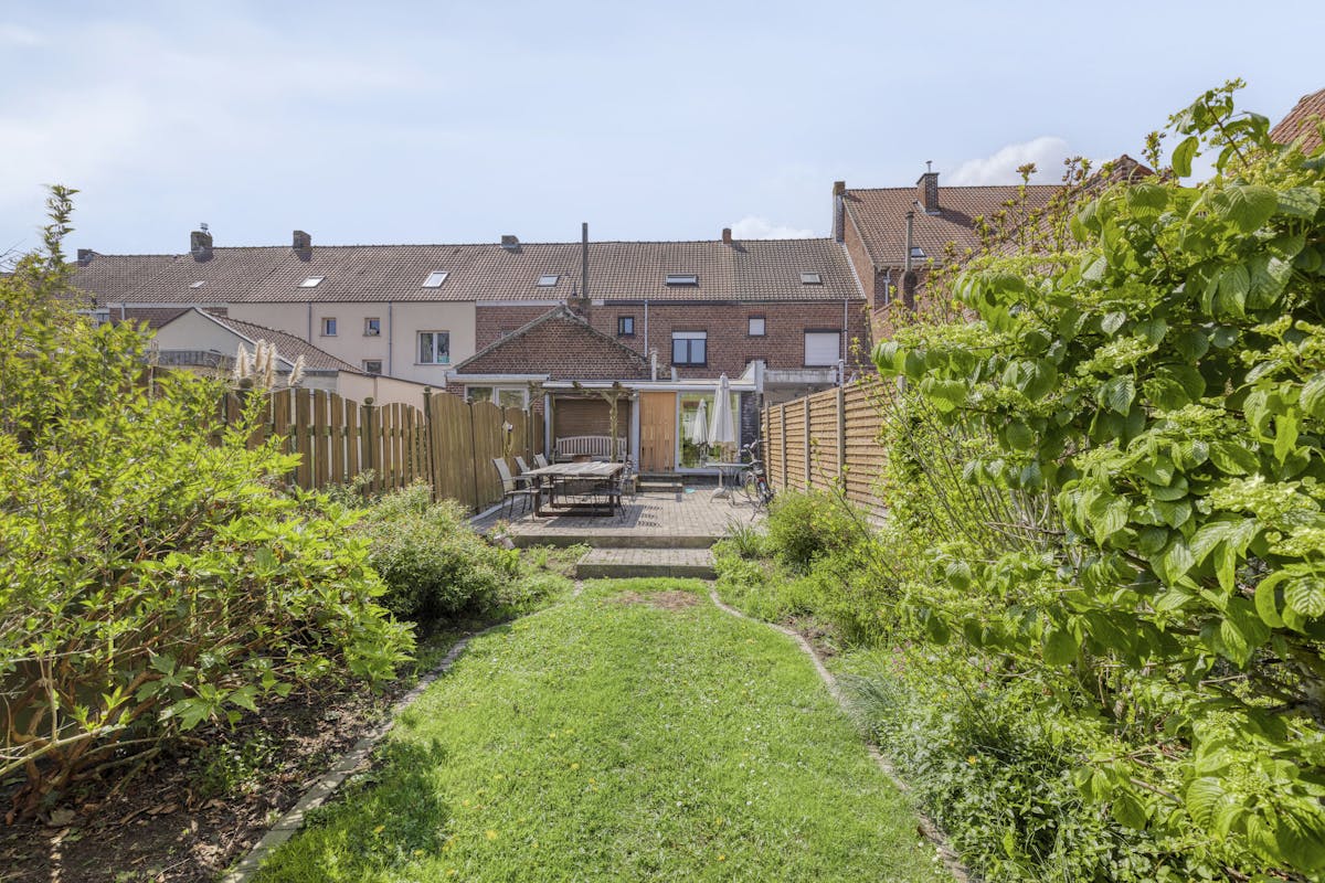 4 bedroom house to be refreshed in Sint-Denijs - photo 1