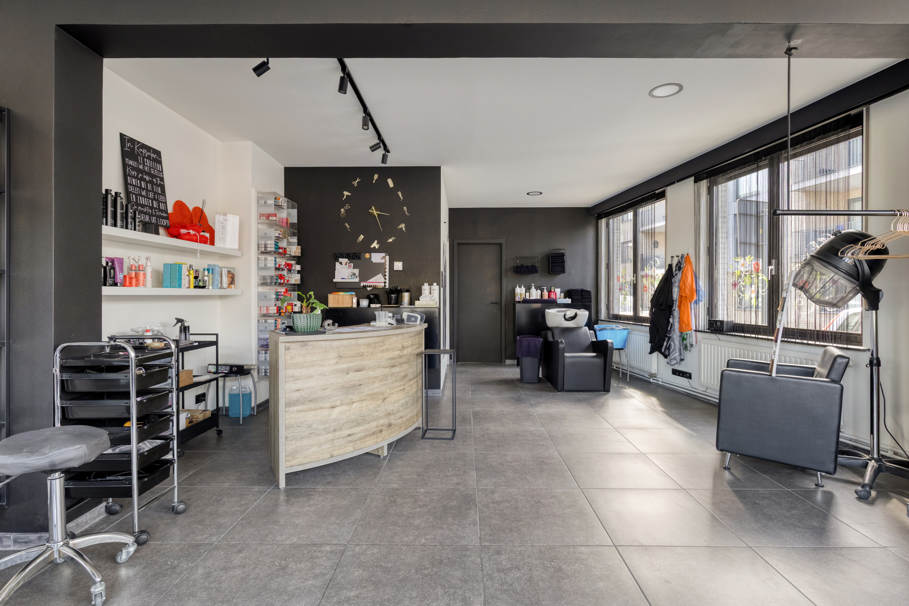 Hoekgebouw met 8 appartementen en handelszaak te Lier - foto 4