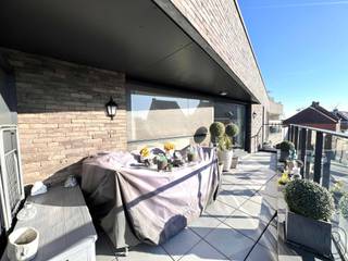 RECENT groot APPARTEMENT met 2 SLK, TERRAS, goedgelegen op wandelafstand van de Leie. PERFECT onderhouden, goed verhuurd aan correcte...