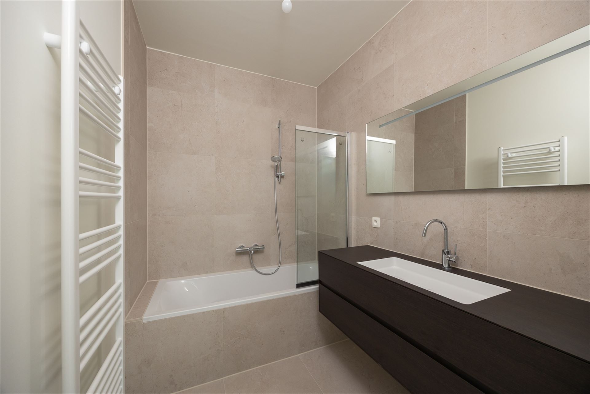 Duplex penthouse met 3 slaapkamers vlakbij het Eilandje. - foto 5