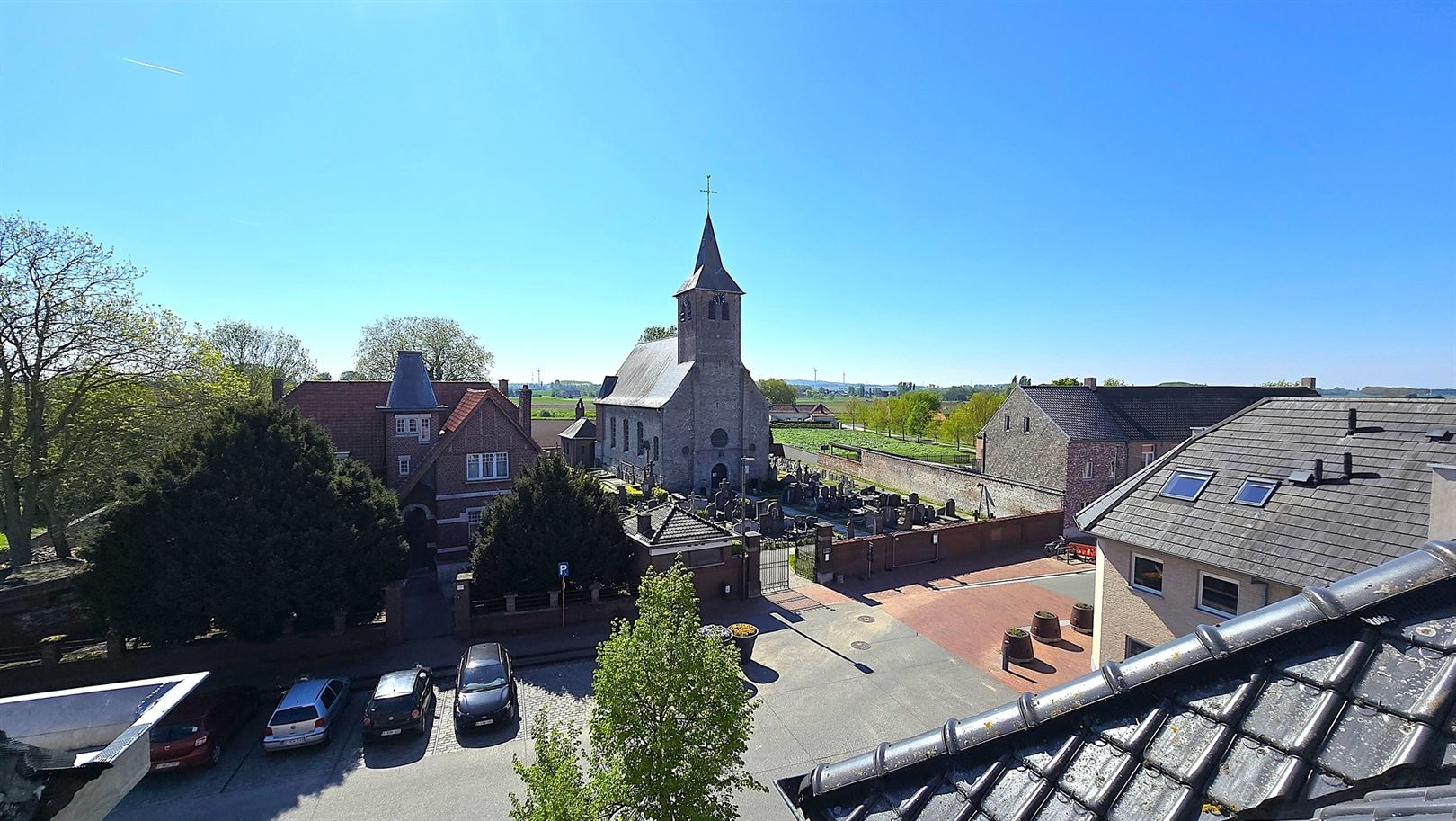Cozy 1-bedroom apartment with terrace and nice view - photo 2