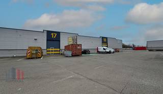 Entrepôt de 1 152 m² avec 144 m² de bureaux, très bien situé, à proximité des autoroutes A12 et E19.L'entrepôt a une hauteur libre de 6 m sous les...