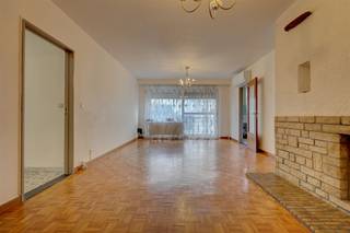 Dit ruim appartement is gelegen op een ideale locatie te Begijnenweide in Mechelen. De ligging is super centraal met alle voorzieningen om de...