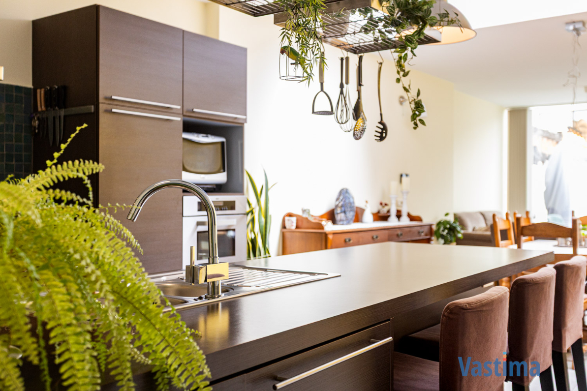 Instapklare stadswoning met tuin: ruimte, licht en comfort in één - foto 4