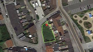 Terrain à bâtir avec potentiel pour 4 habitations au centre de Deerlijk, sous réserve de l’approbation urbanistique. L’emplacement...