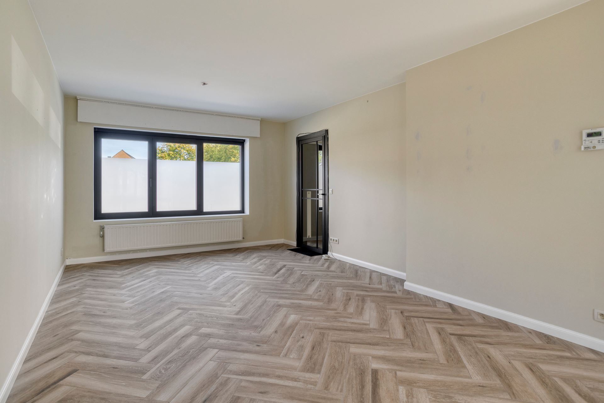 Verzorgde halfopen bebouwing met 3 slaapkamers, garage en tuin - foto 4