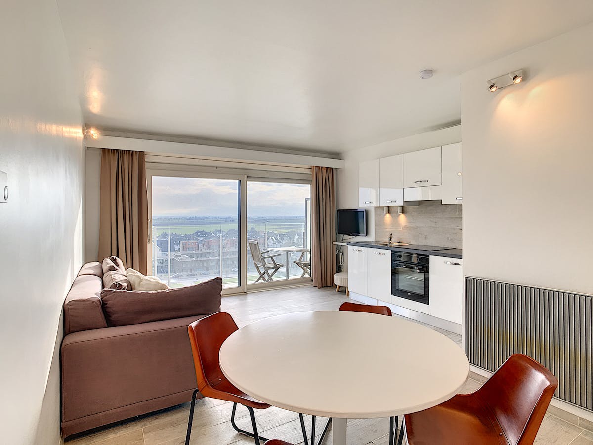 Studio with a sunny terrace and a beautiful open view! - photo 1