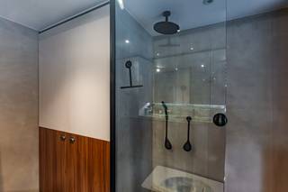 Prachtige burgerwoning met 3 slaapkamers, bureau, badkamer met inloopdouche, volledig ingerichte studio (met keuken en badkamer), Italiaanse tuin, ...(Energielabel B, zonnepanelen, elektriciteit goedgekeurd...)