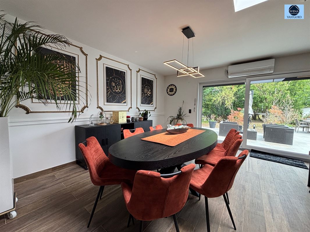 GERENOVEERDE HOB MET GROTE TUIN EN 2 GARAGES - foto 4