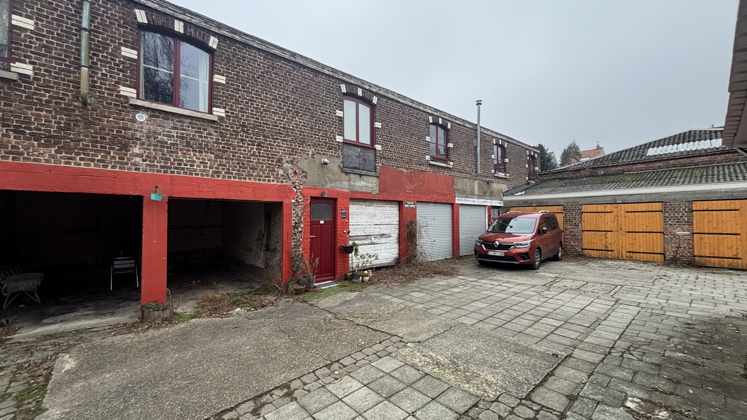 SET VAN 7 GARAGES, IDEAAL ALS INVESTERING - foto 5