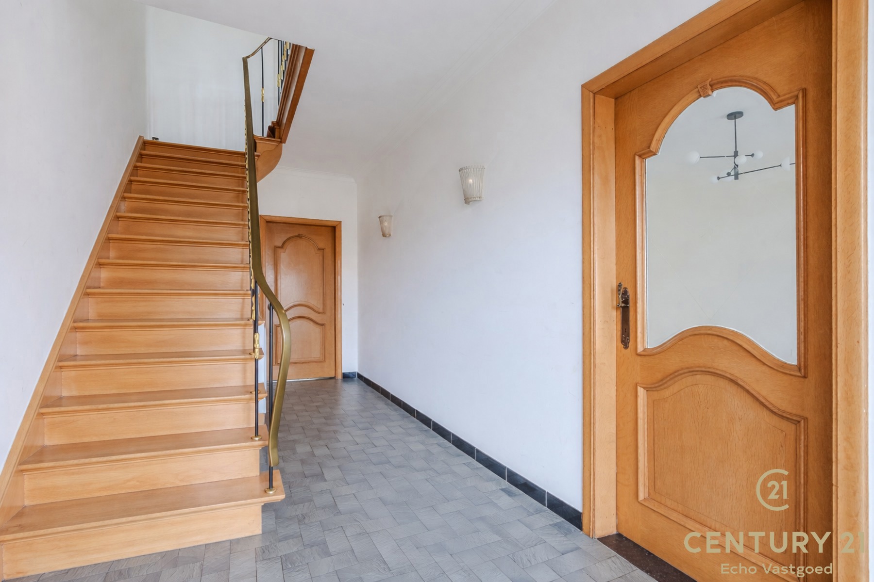 Charmante woning met 3slpk, garage en tuin in Oud-Turnhout - foto 2