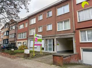 In dit verzorgde garagecomplex, ter hoogte van de Guido Gezellelaan nr 95-97, worden 17 garageboxen te koop aangeboden.Deze zijn momenteel allemaal...