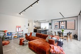 Op een rustige en gegeerde locatie te Borsbeek bevindt zich dit recente appartement op de 2de verdieping, gebouwd in 2020. Het appartement...