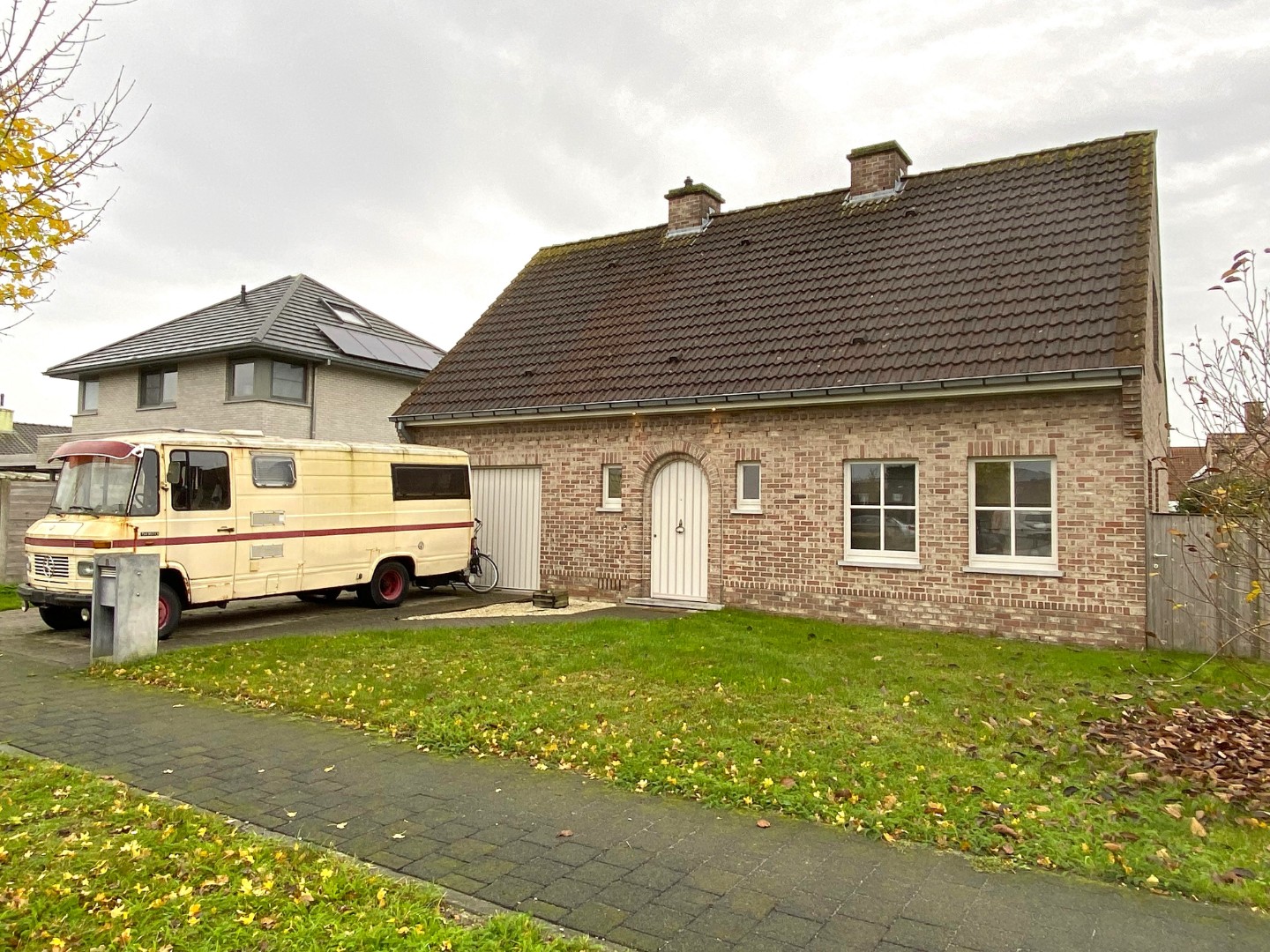 Ruime gezinswoning in een residentiële omgeving - foto 1