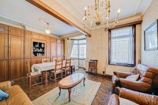 📞 Info & visits: +32 2 315 77 22 or maxime.l@weinvest.beWe Invest is pleased to present this single-family house located in a sought-after avenue of...