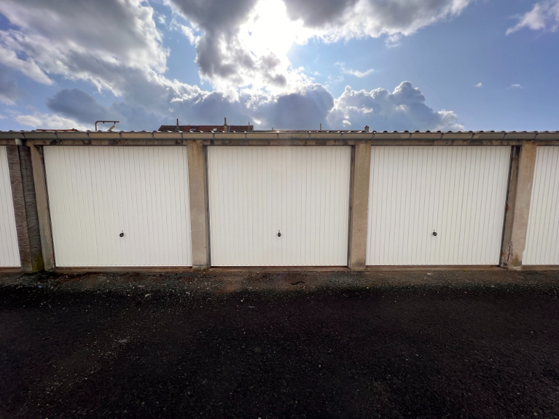 afgesloten garageboxen in de Bloemekenswijk - foto 2