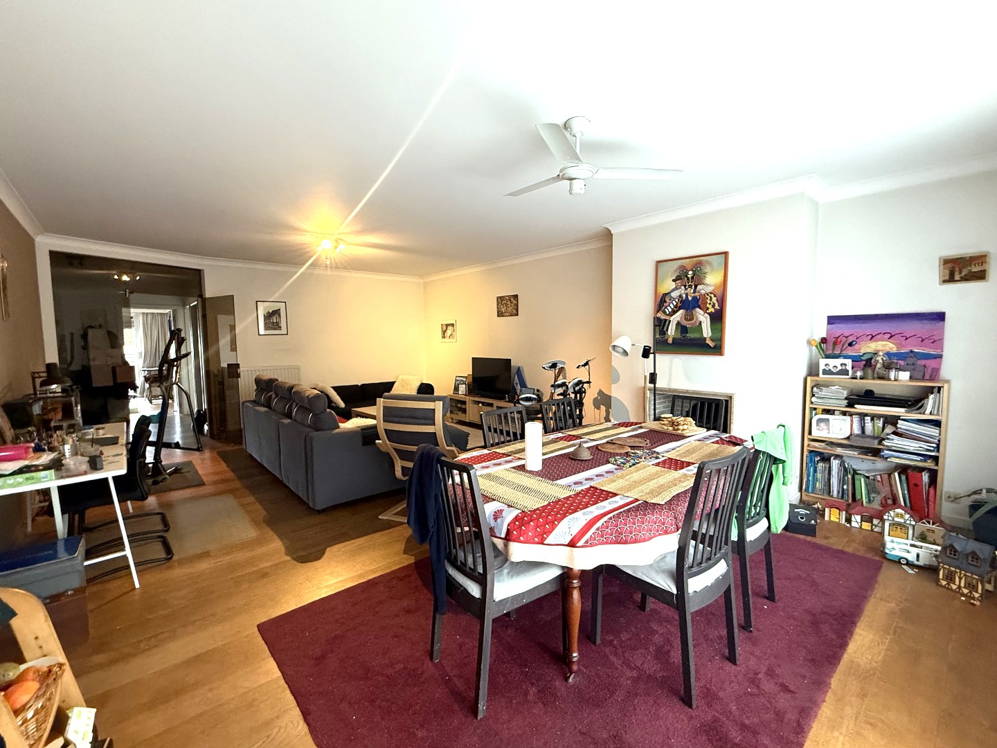 Ruim appartement met 3 slaapkamers en garage - foto 3