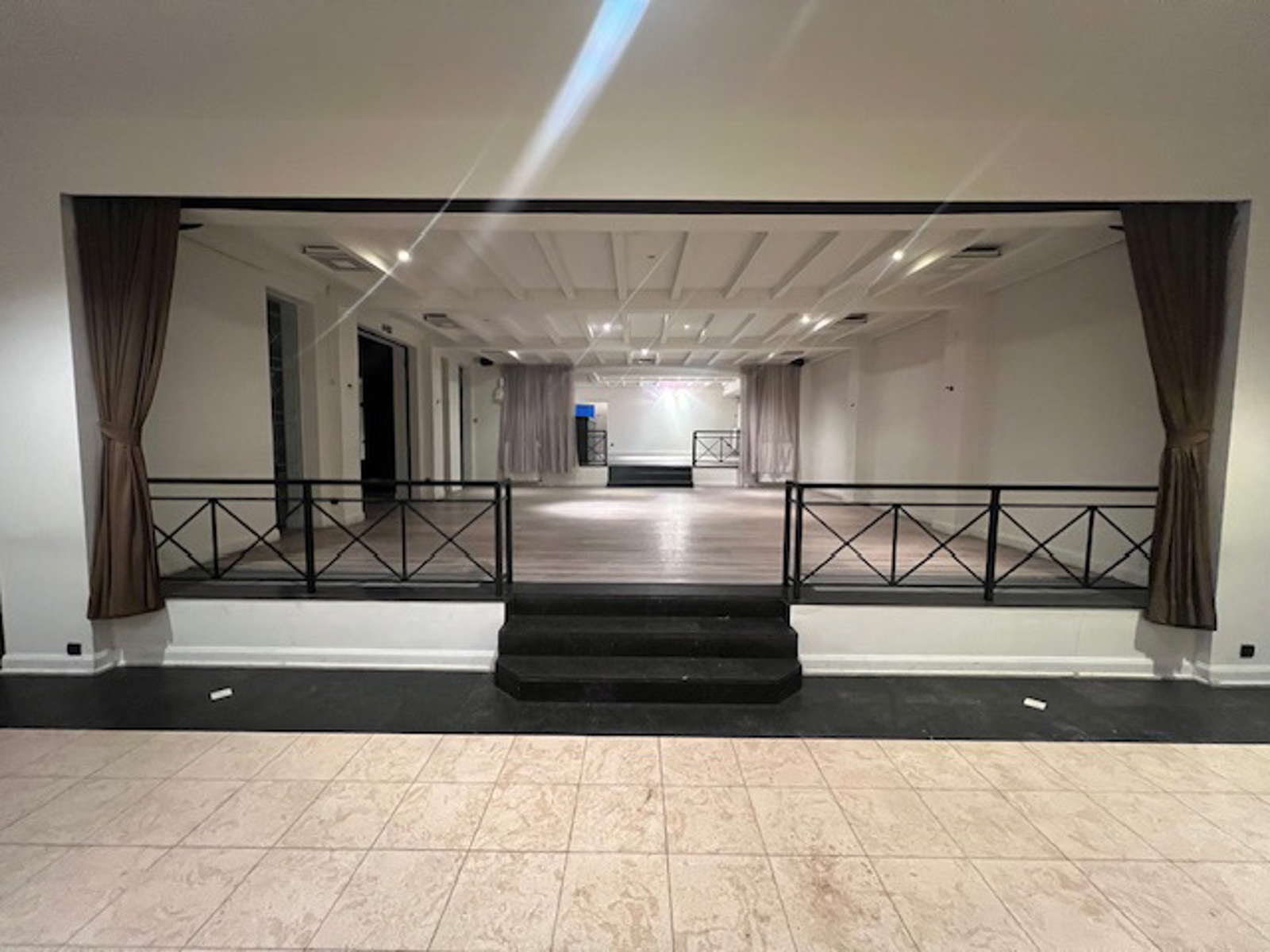 Projectgrond (vroegere feestzaal met woonst en parking) - foto 5