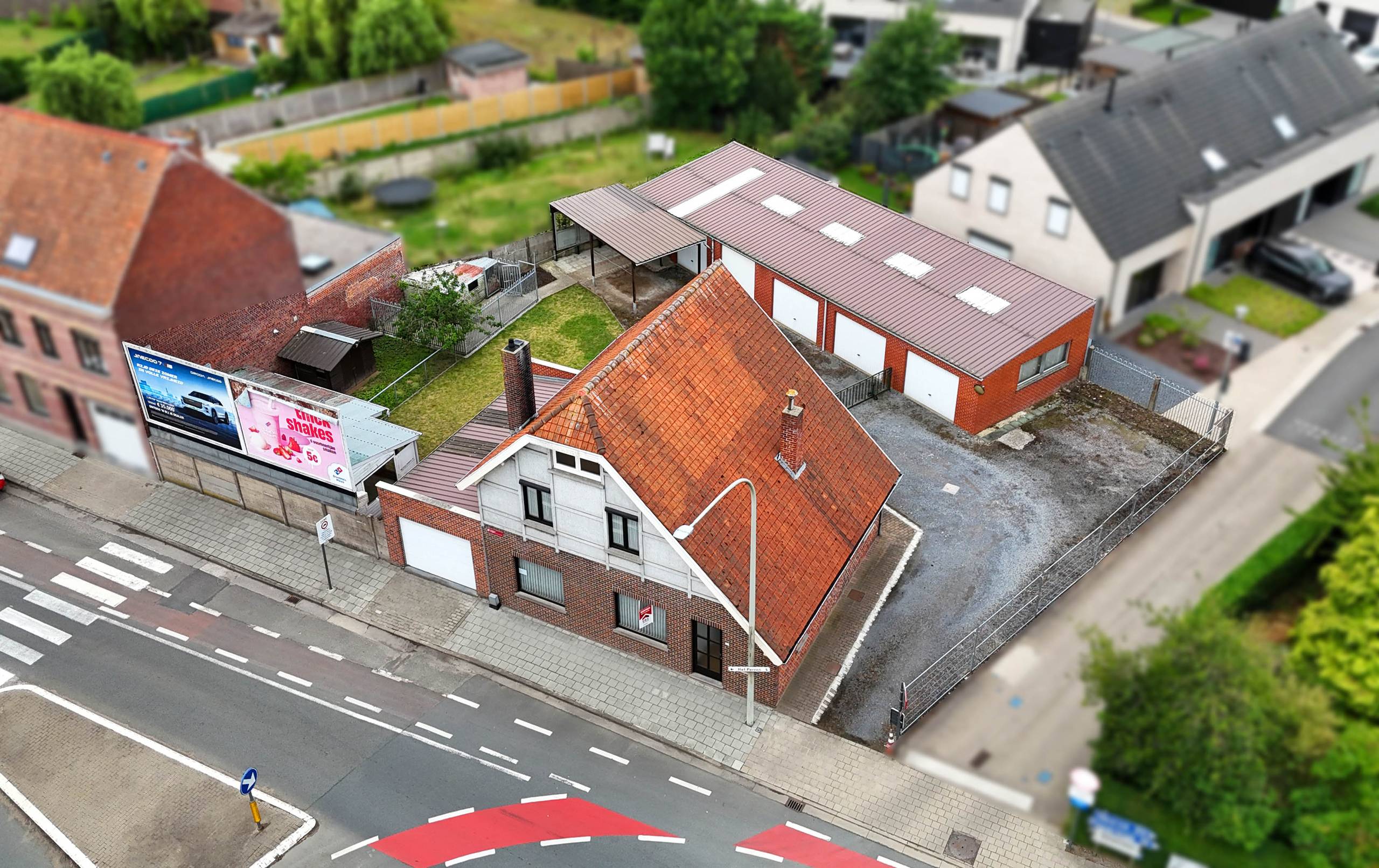 Centraal gelegen woning met uitzonderlijke garagecapaciteit - foto 1