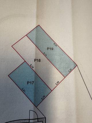 Deze ruime bovengrondse autostaanplaats van 2,79 x 5,41m bevindt zich in een prachtige residentie in het hart van Balen. Het volledig...